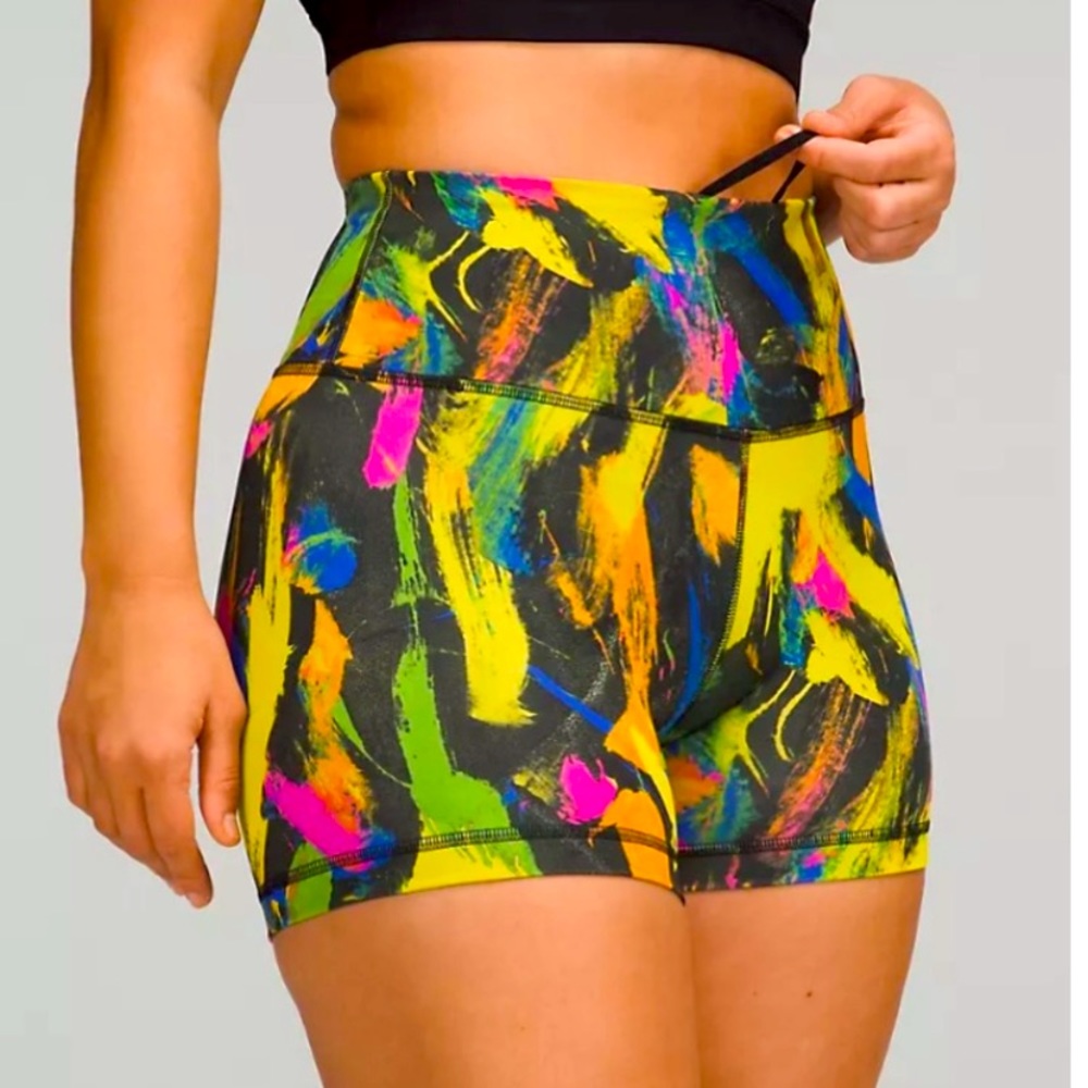NWOT Lululemon Train HR Short 4"